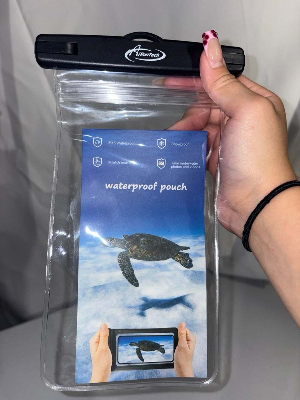 AiRunTech Universal IPX8 Waterproof Phone Pouch